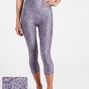 Athleta Salutation Stash Pocket II Print Capri